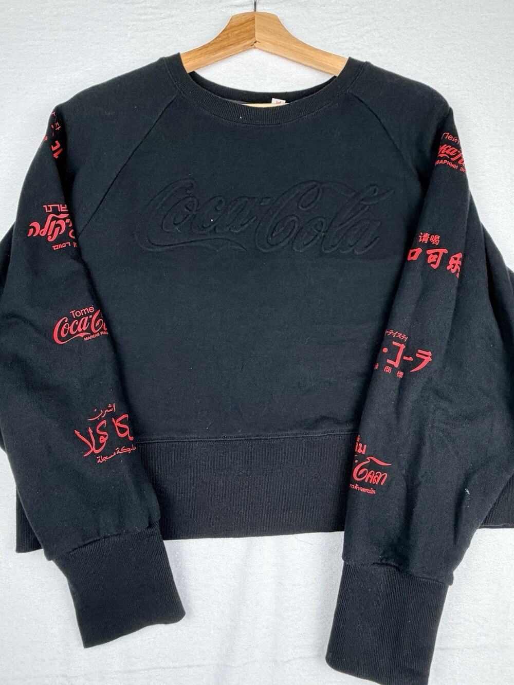 Coca-Cola Sweatshirt Women’s L Black Red Multilingual Logo Crewneck